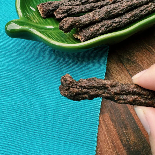 很春毛小吃 	草本舒憂牛