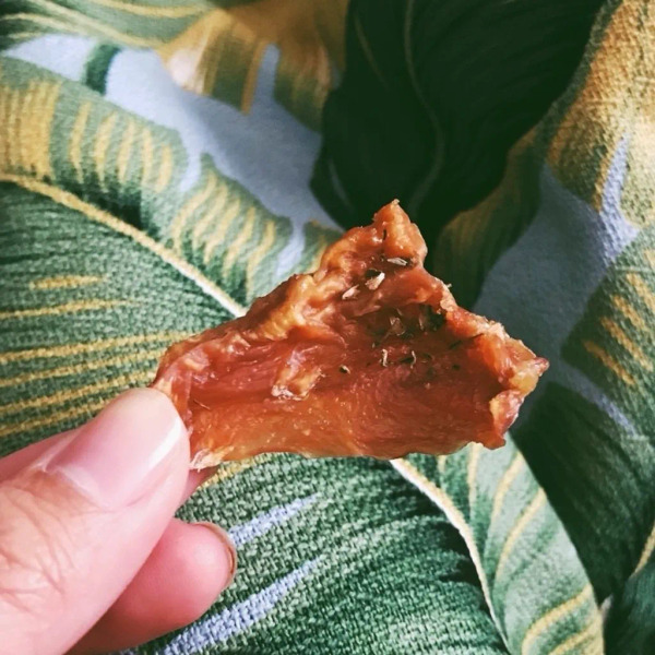 很春毛小吃 	羅勒雞三角骨